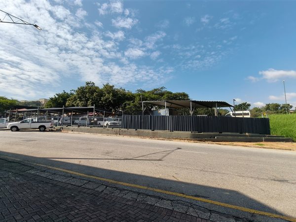 574 m² Land