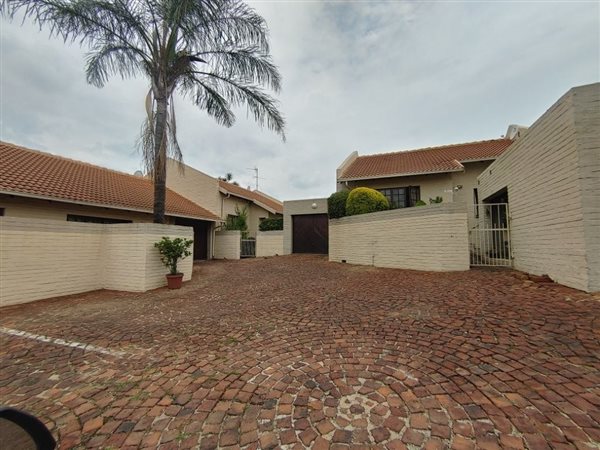 2 Bedroom Townhouse 2 Bedroom Townhouse