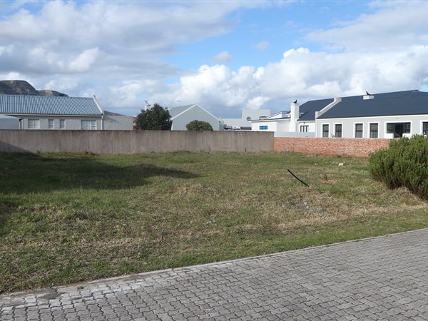 325 m² Land