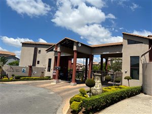 2 Bed Apartment in Honeydew