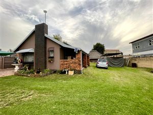 3 Bed House in Robertsham