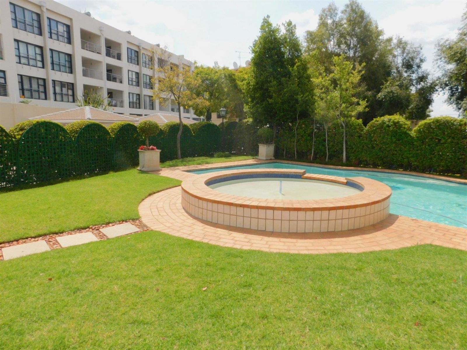2 Bed Apartment in Bryanston photo number 23