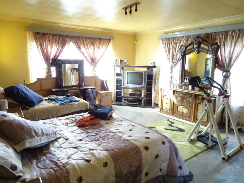 3 Bed House in Brakpan North photo number 11