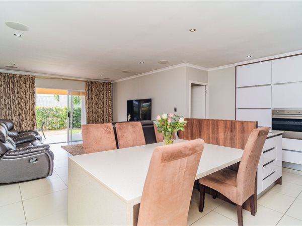 3 Bedroom Townhouse 3 Bedroom Townhouse