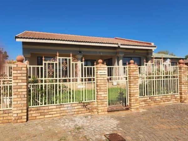 3 Bedroom House 3 Bedroom House