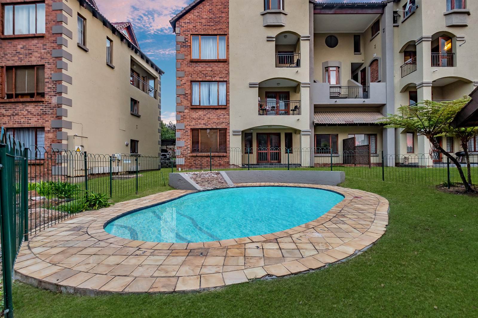 2 Bed Townhouse in Randpark Ridge photo number 20