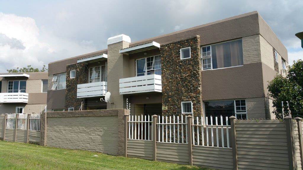 8 Bed Townhouse in Secunda photo number 3