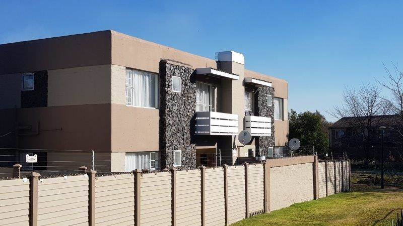 8 Bed Townhouse in Secunda photo number 19