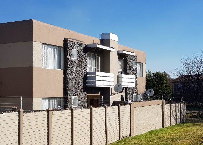 8 Bed Townhouse in Secunda photo number 20