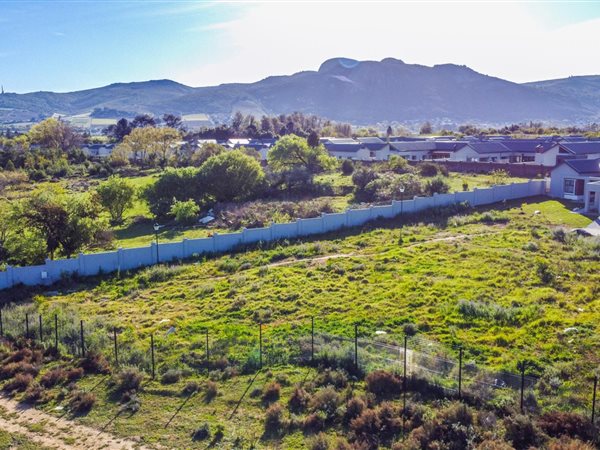 850 m² Land available in Paarl