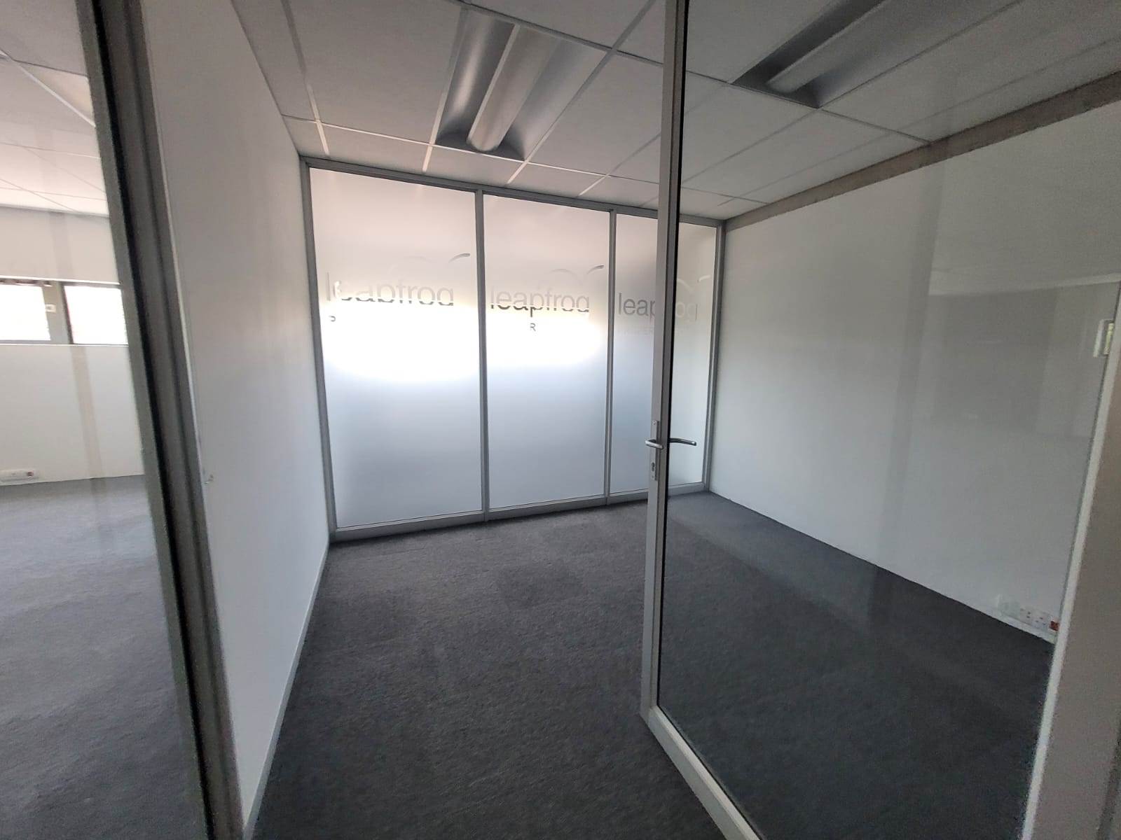 118  m² Commercial space in Glen Marais photo number 9