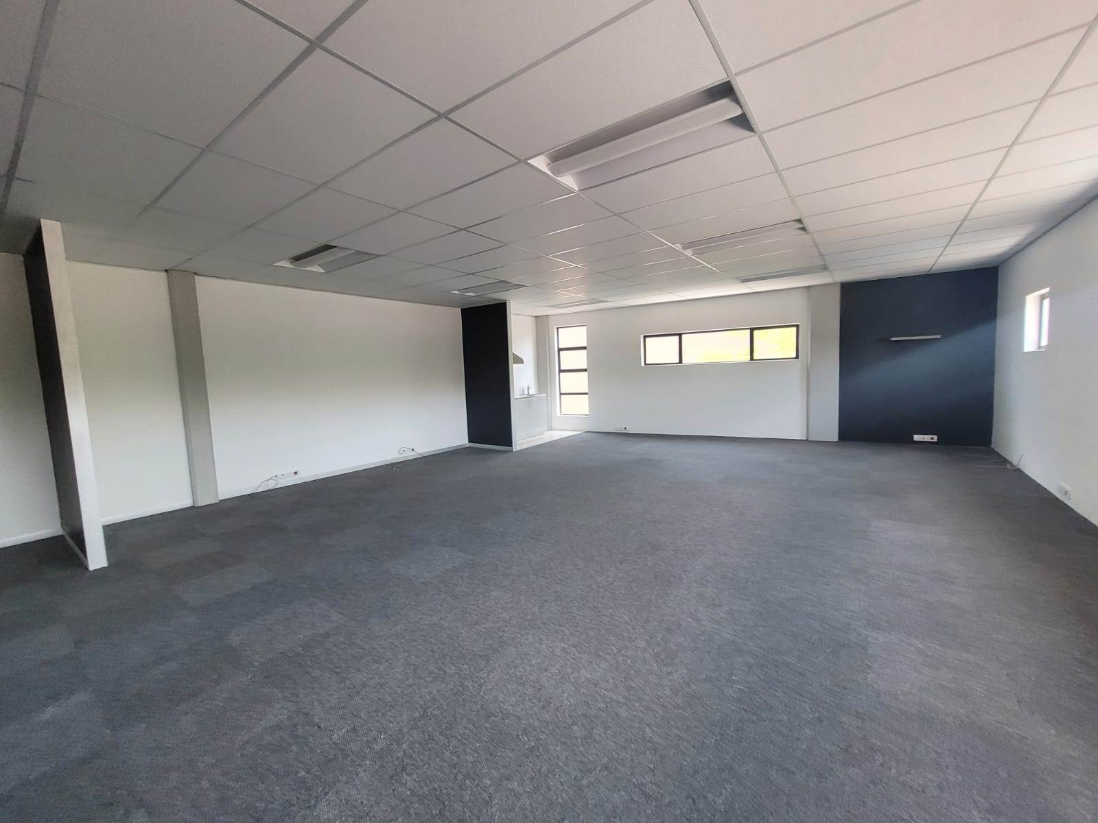 118  m² Commercial space in Glen Marais photo number 12