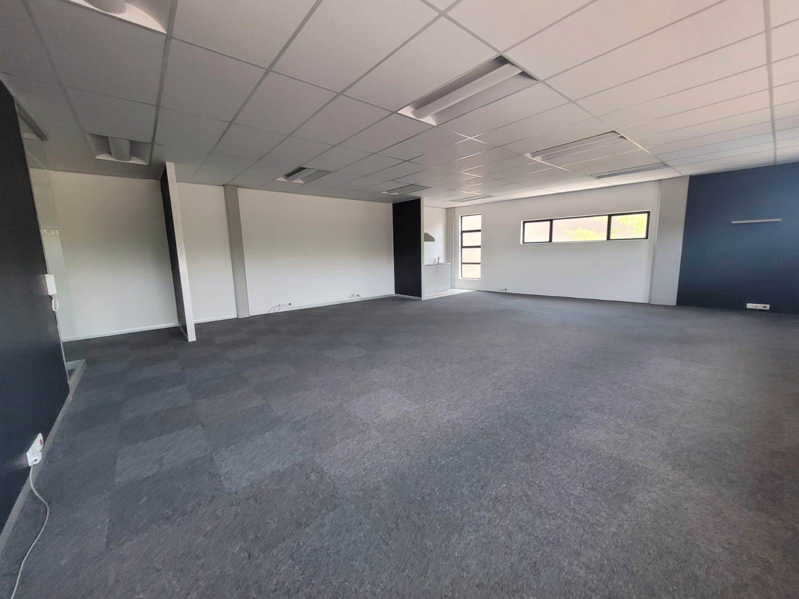 118  m² Commercial space in Glen Marais photo number 13