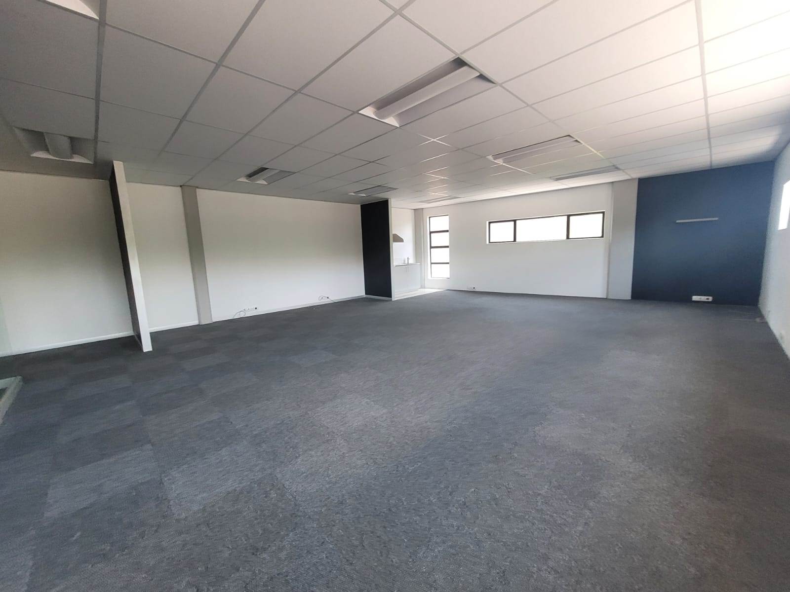 118  m² Commercial space in Glen Marais photo number 14