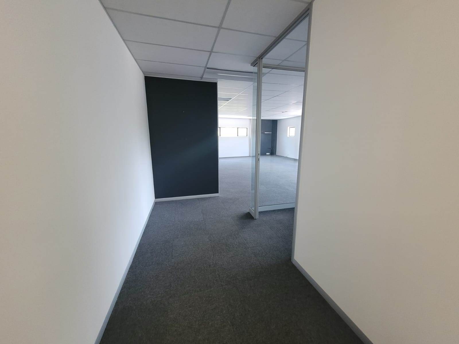 118  m² Commercial space in Glen Marais photo number 7