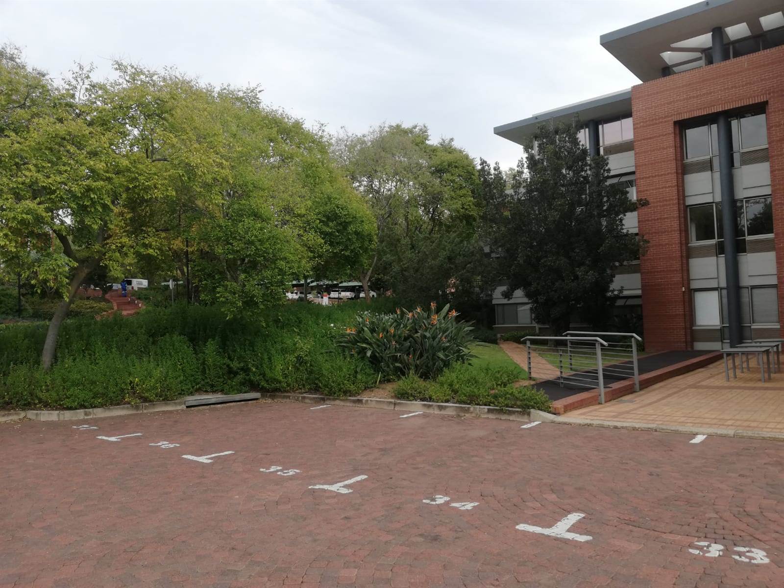 601.9  m² Commercial space in Woodmead photo number 2