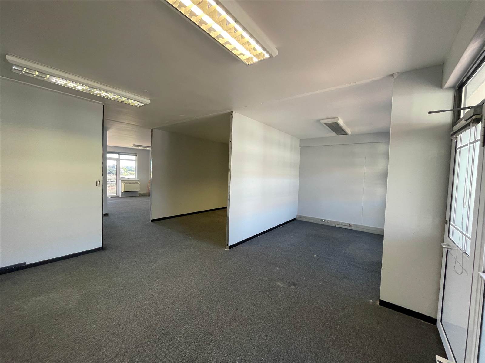 105  m² Commercial space in Century City photo number 2