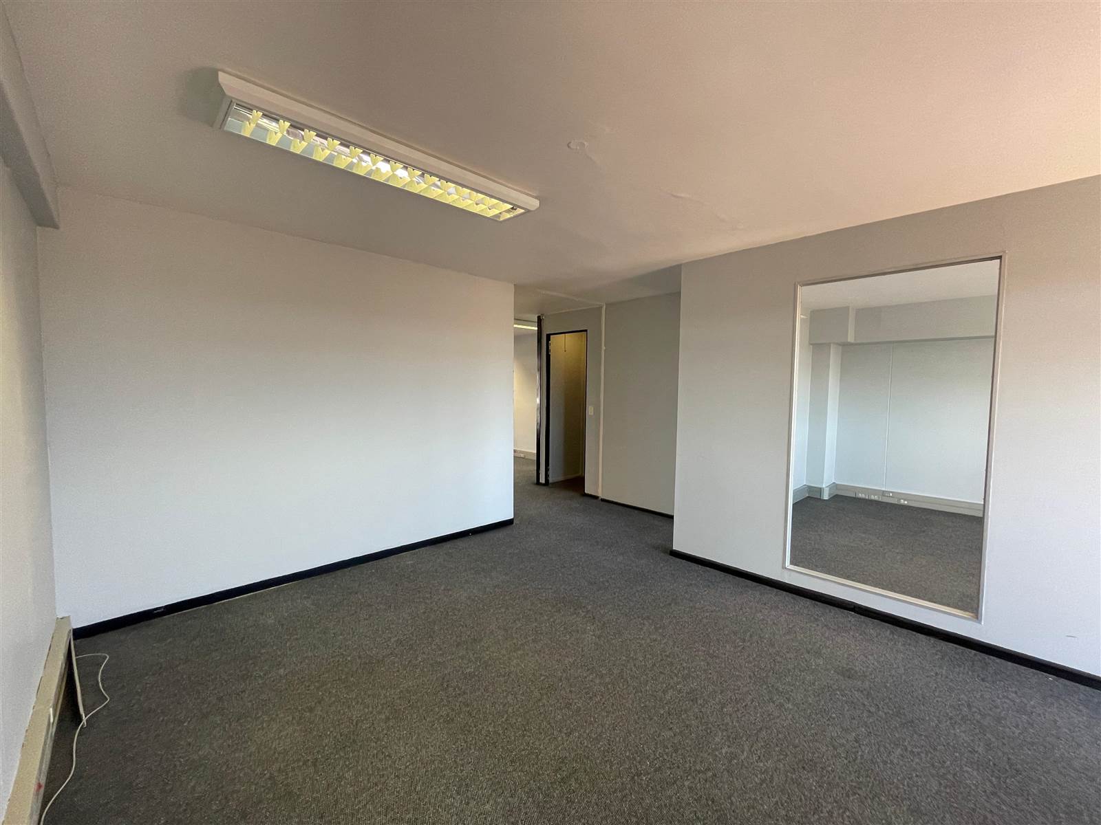 105  m² Commercial space in Century City photo number 9