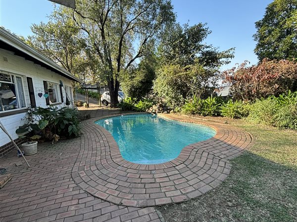 4 Bedroom House 4 Bedroom House