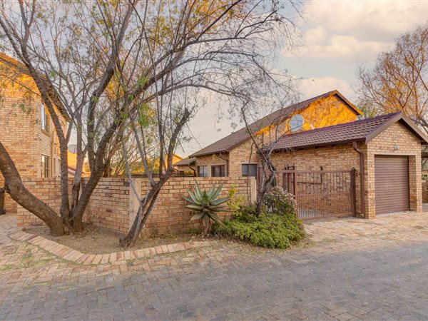 2 Bedroom Townhouse 2 Bedroom Townhouse