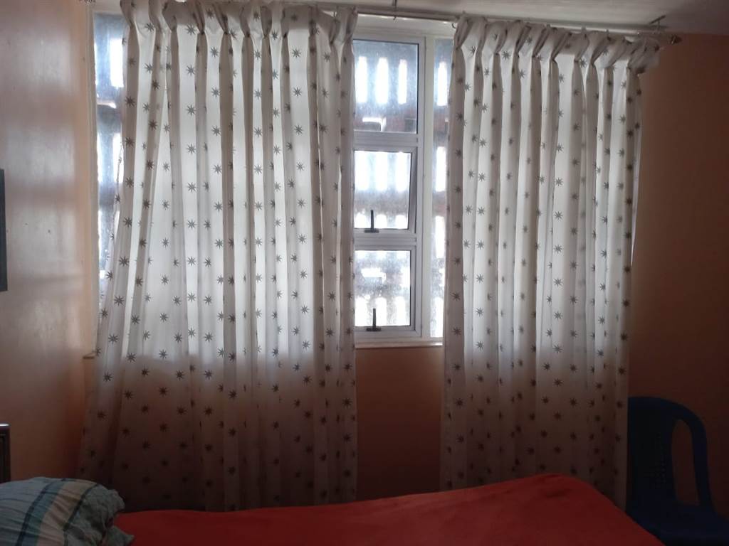 2 Bed Apartment in Kroonstad photo number 11