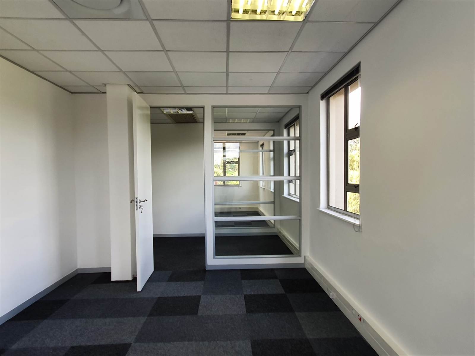 894  m² Commercial space in Bryanston photo number 16