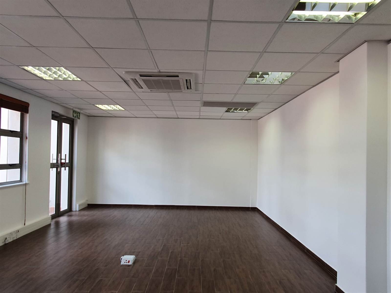 894  m² Commercial space in Bryanston photo number 5