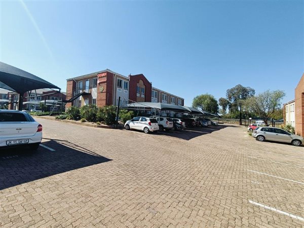202  m² Commercial space