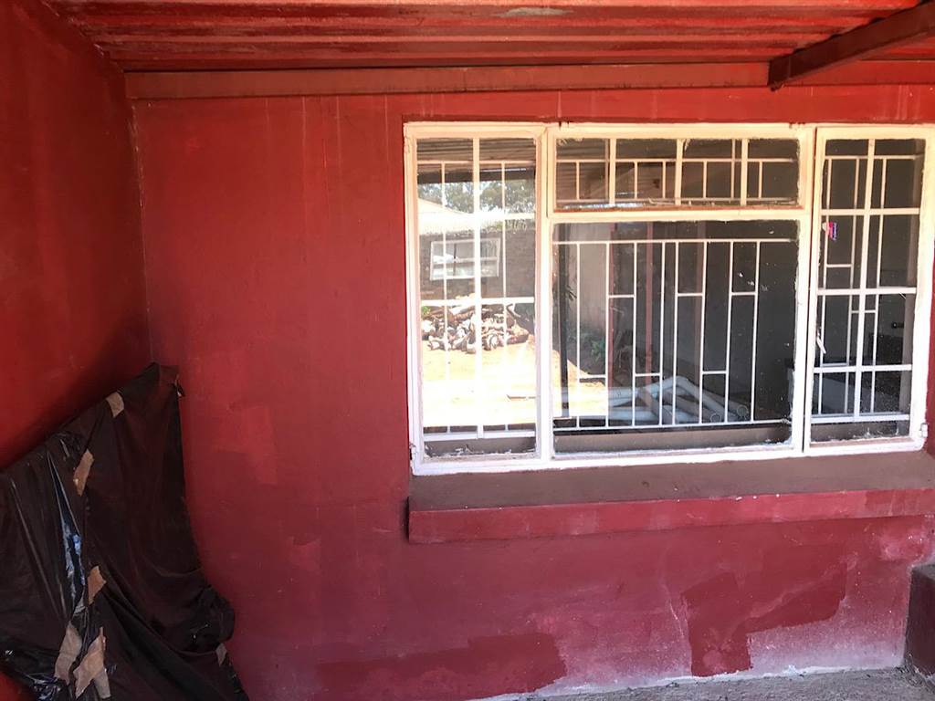 House in Lenasia photo number 5