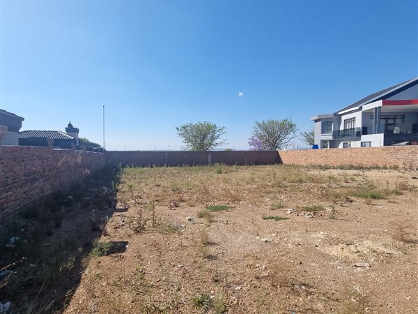 847 m² Land available in Bendor