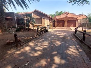5 Bed House in Erasmia