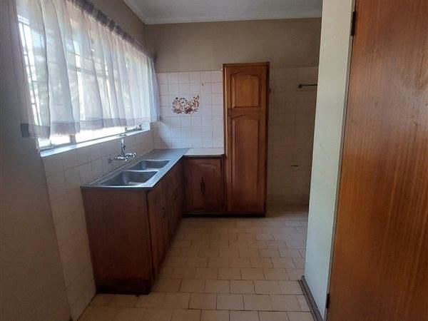 5 Bed House in Erasmia photo number 6