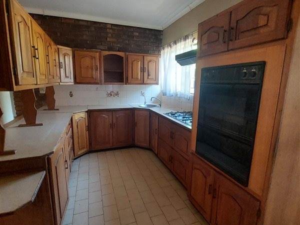 5 Bed House in Erasmia photo number 5