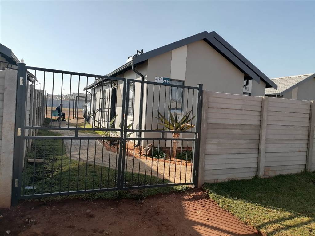 3 Bed House in Olifantsfontein photo number 10