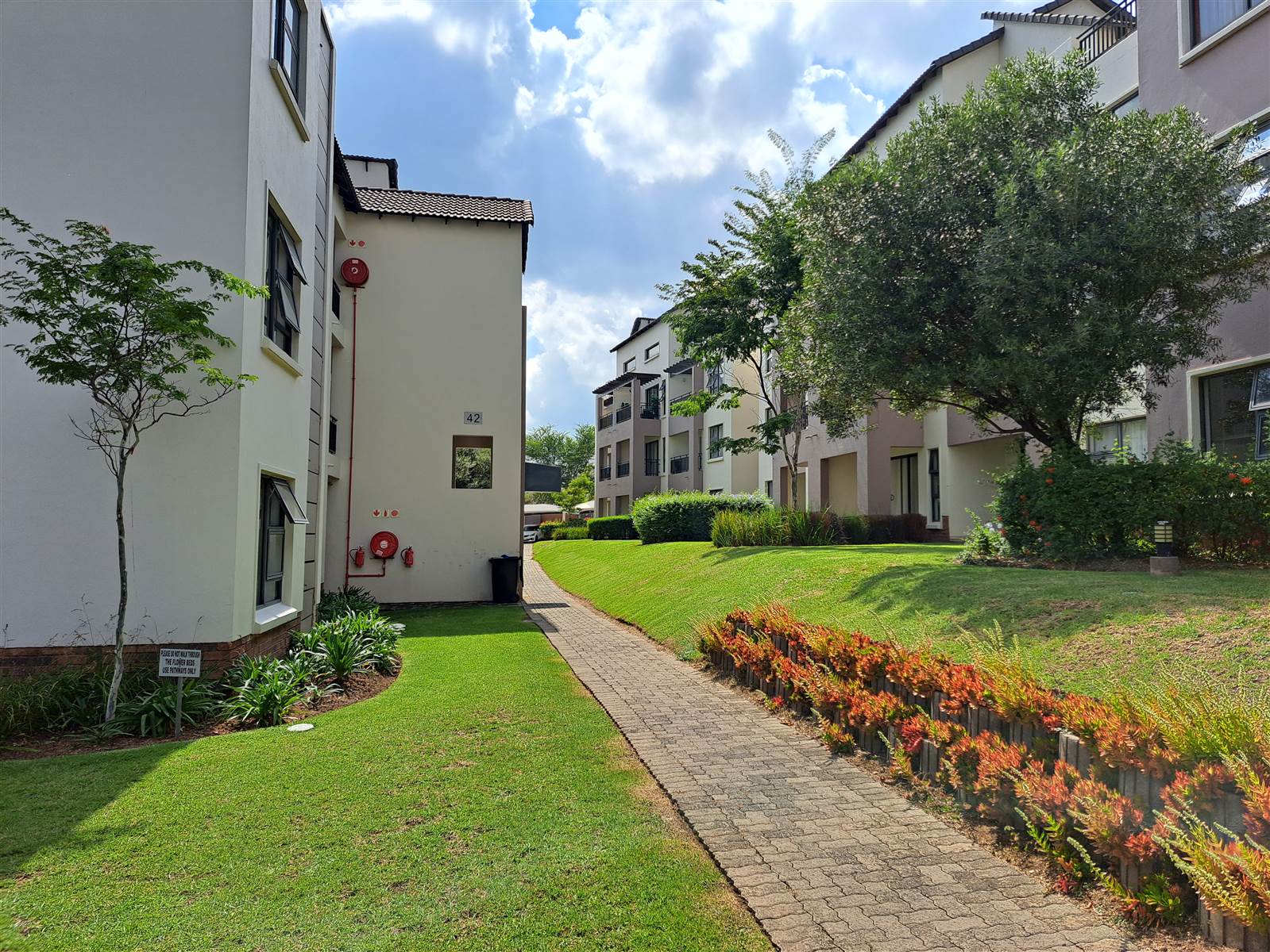 1 Bed Townhouse in Fourways photo number 3
