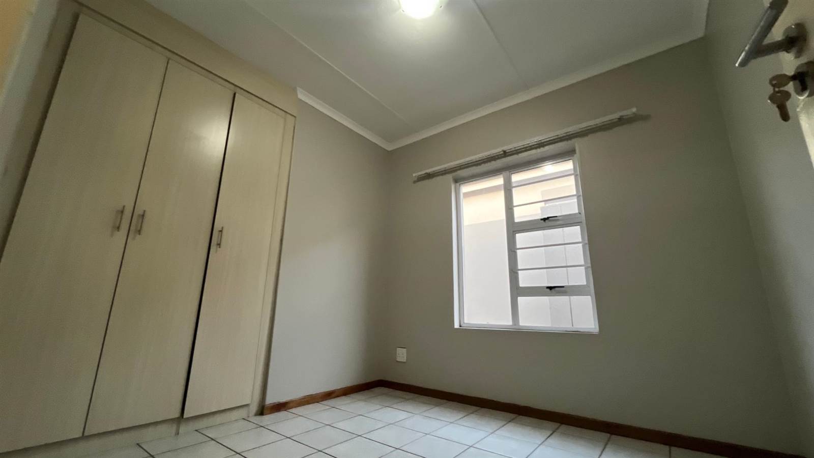 3 Bed Townhouse in Die Heuwel photo number 9