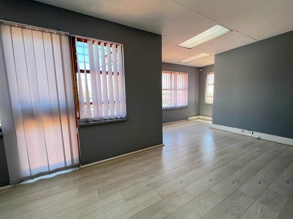 150  m² Commercial space in Lonehill photo number 8