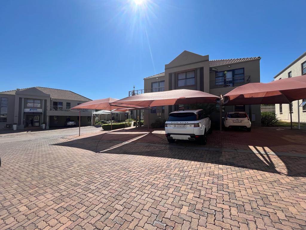 150  m² Commercial space in Lonehill photo number 4