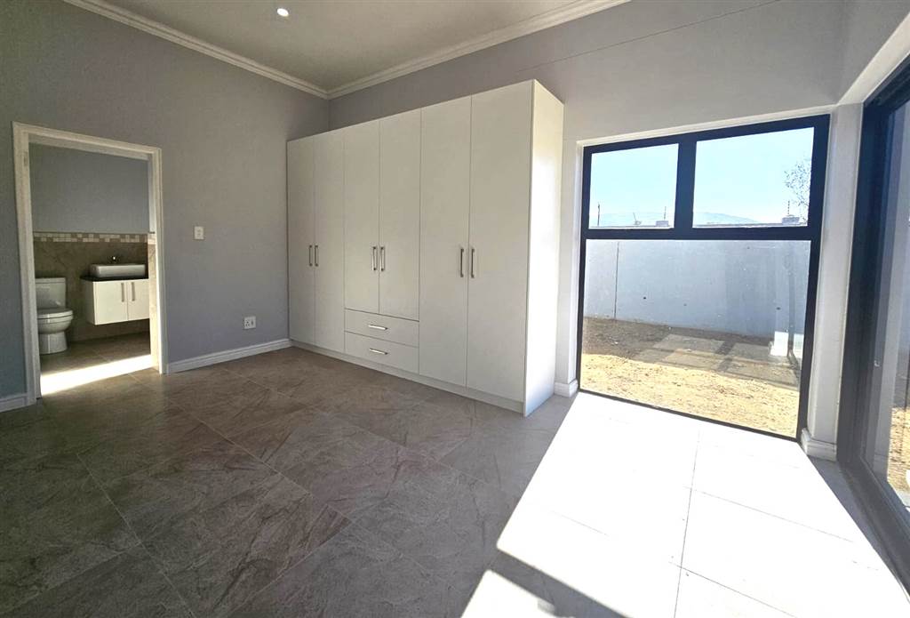 3 Bed House in Paarl photo number 14