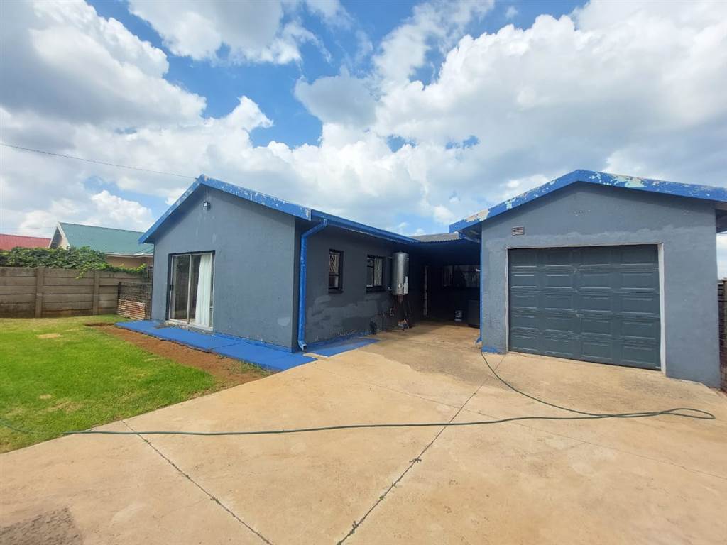 3 Bed House in Vereeniging photo number 2