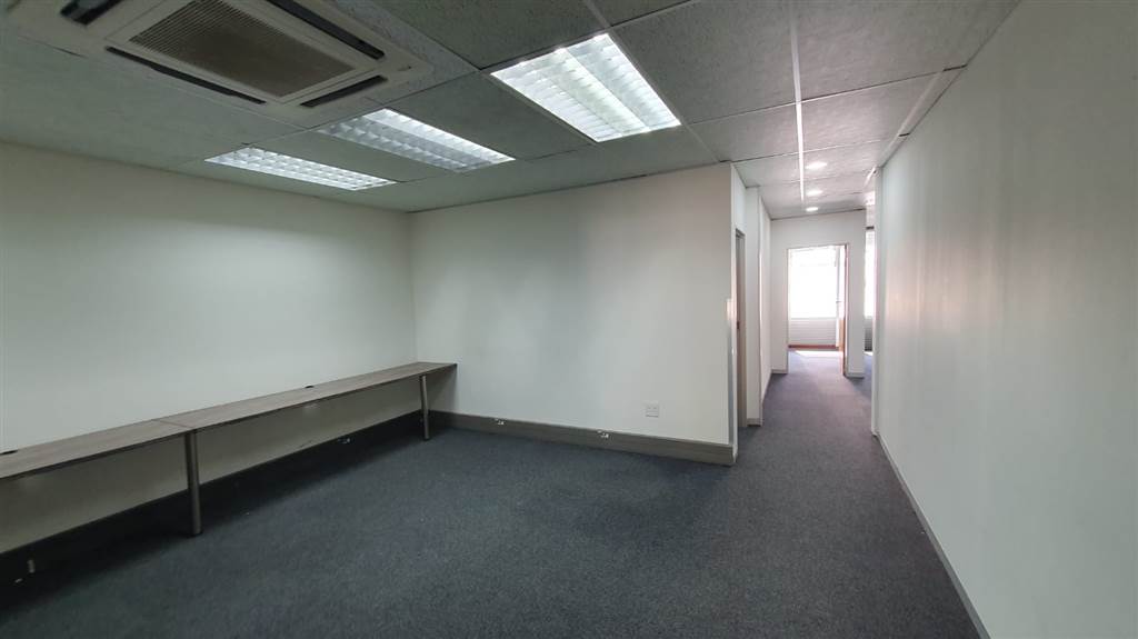 69  m² Commercial space in Lydiana photo number 5