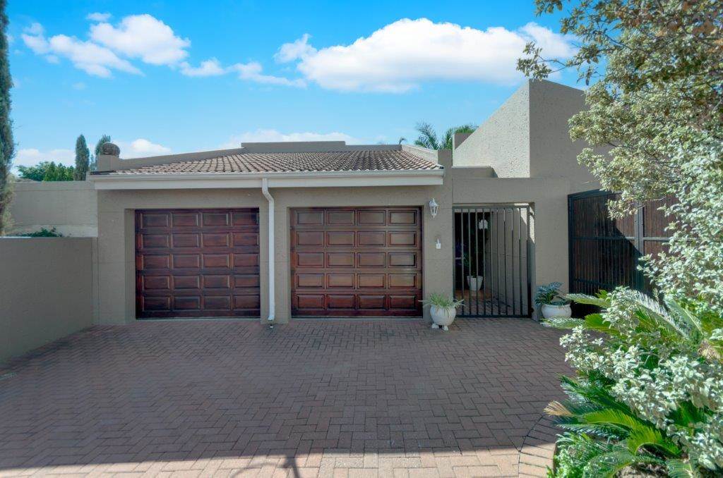 2.5 Bed House in Douglasdale photo number 3