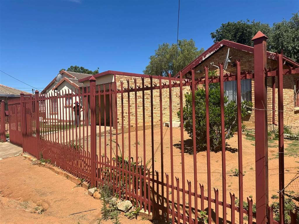 3 Bedroom House 3 Bedroom House