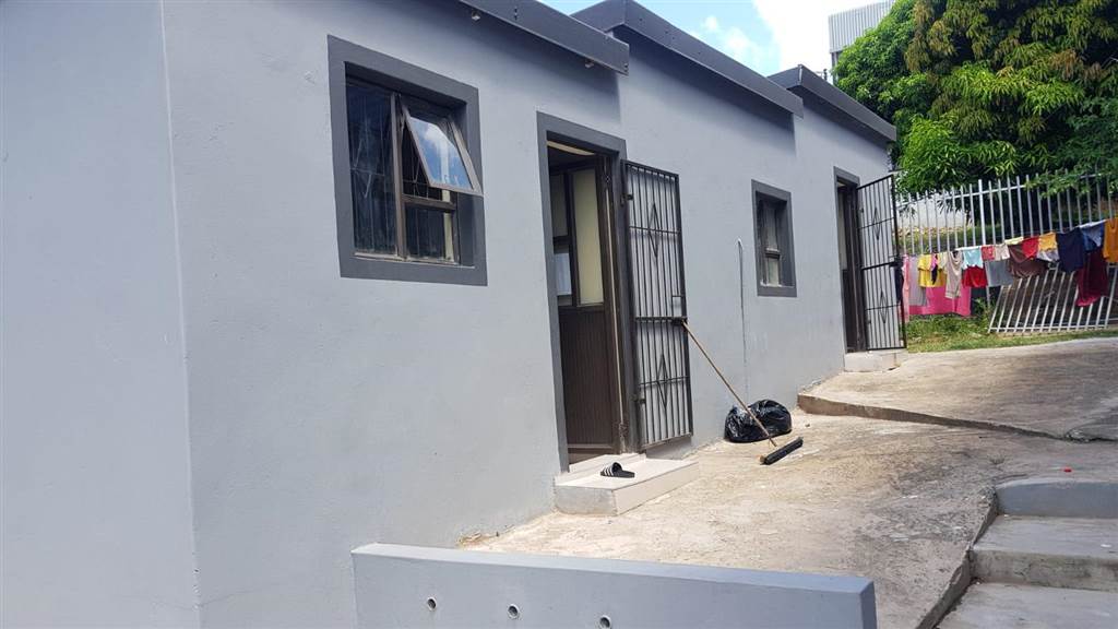 4 Bed House in Stanger Central photo number 8