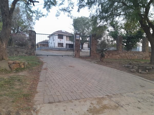 5 Bed House in Fort Beaufort