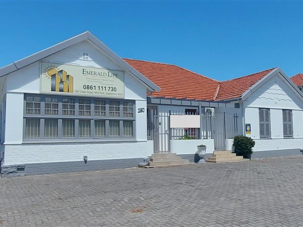 793  m² Commercial space