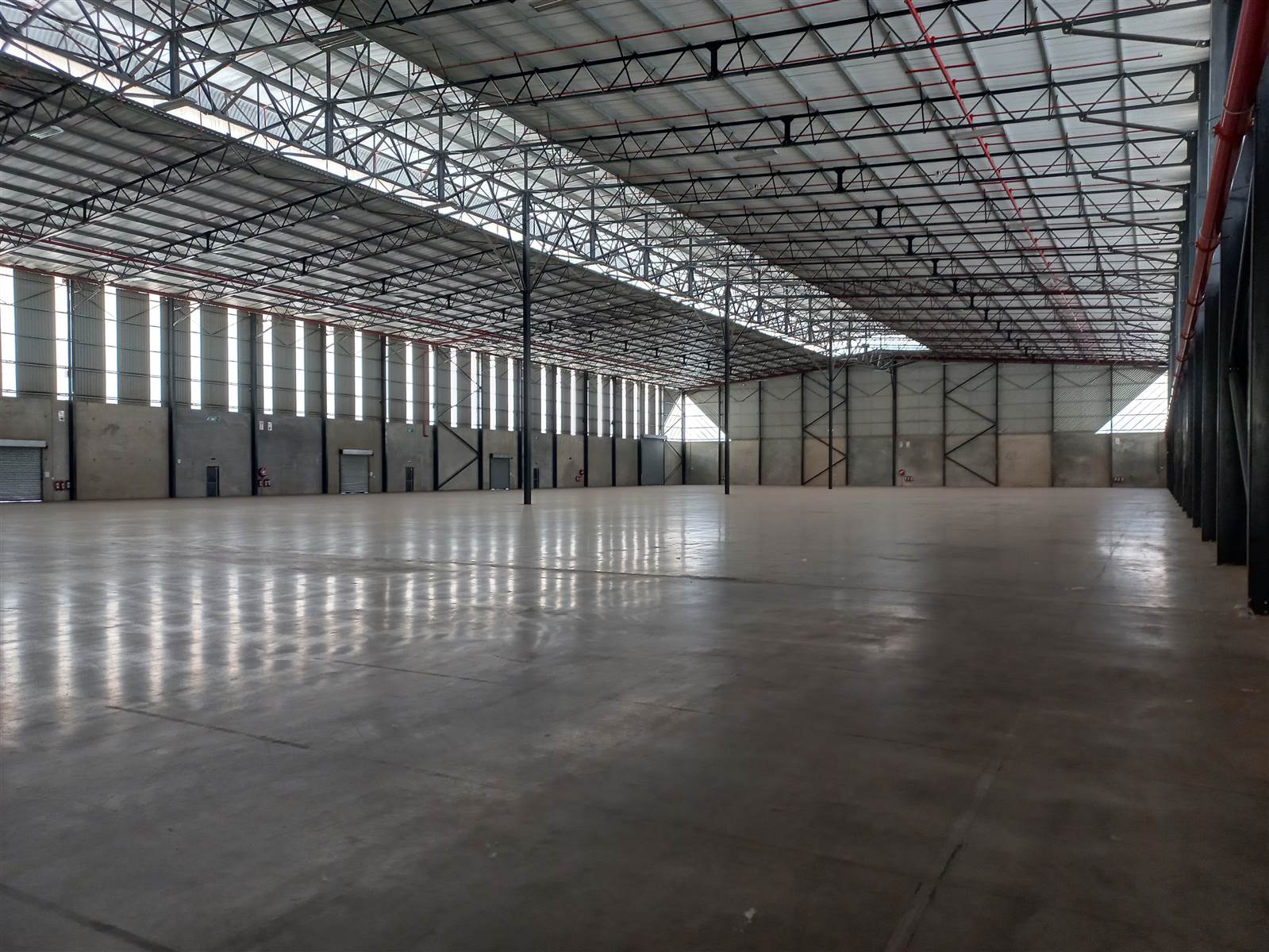 10723  m² Industrial space in Pomona photo number 3
