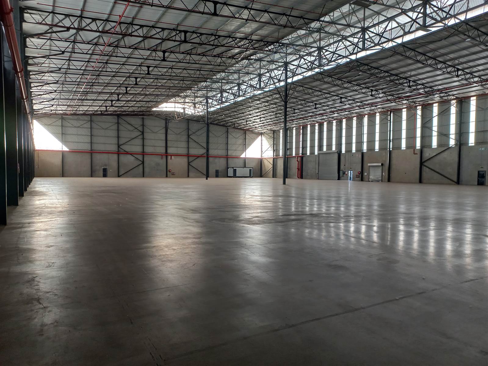 10723  m² Industrial space in Pomona photo number 2