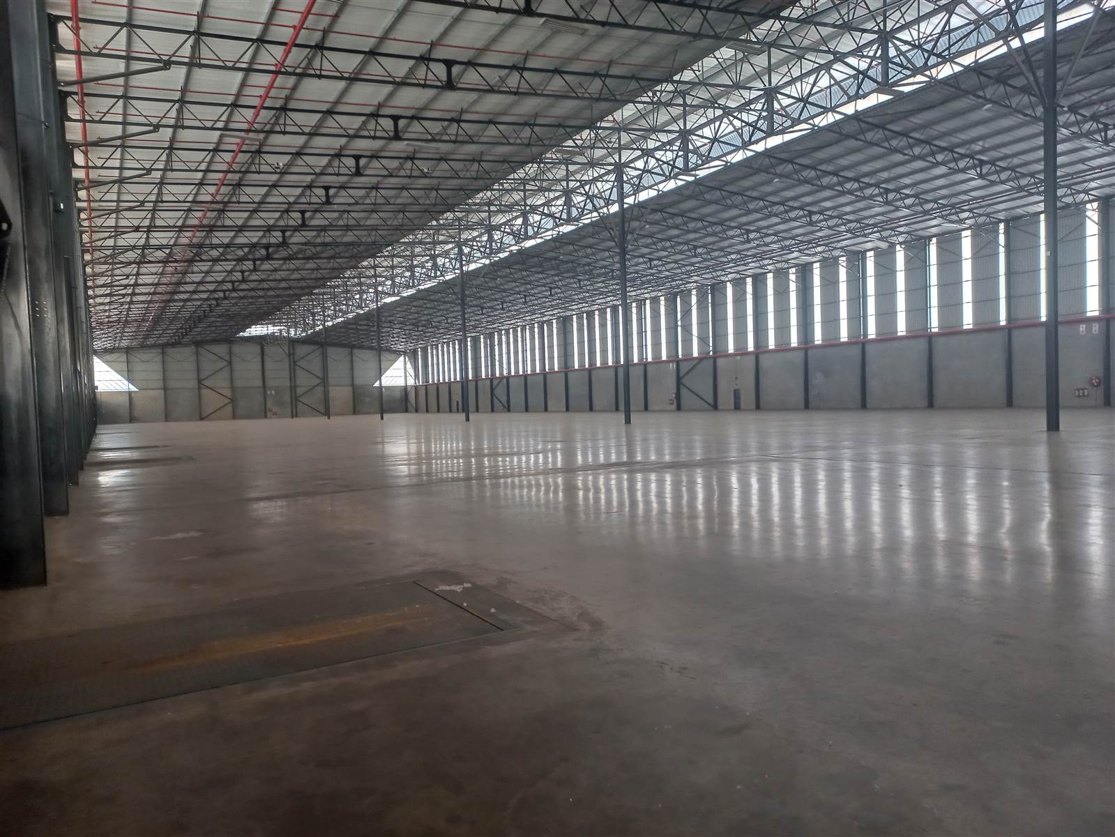 10723  m² Industrial space in Pomona photo number 1