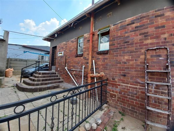 2 Bedroom House 2 Bedroom House